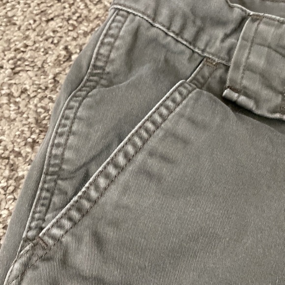 Calvin Klein shorts size 12 color khaki/green. - Picture 5 of 7